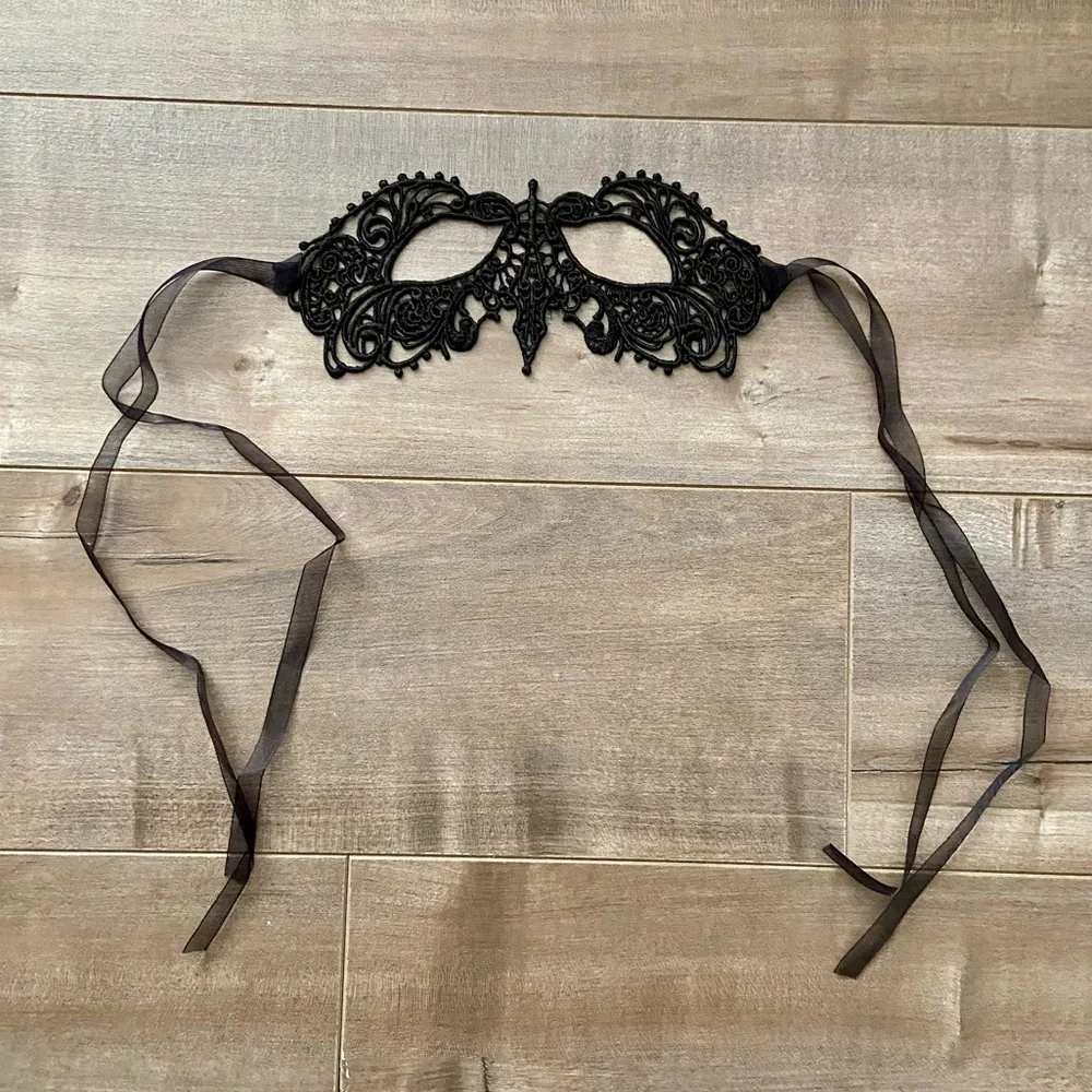 Black Lace Face Mask